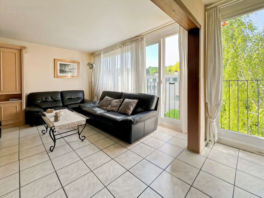Appartement à JOUY-EN-JOSAS