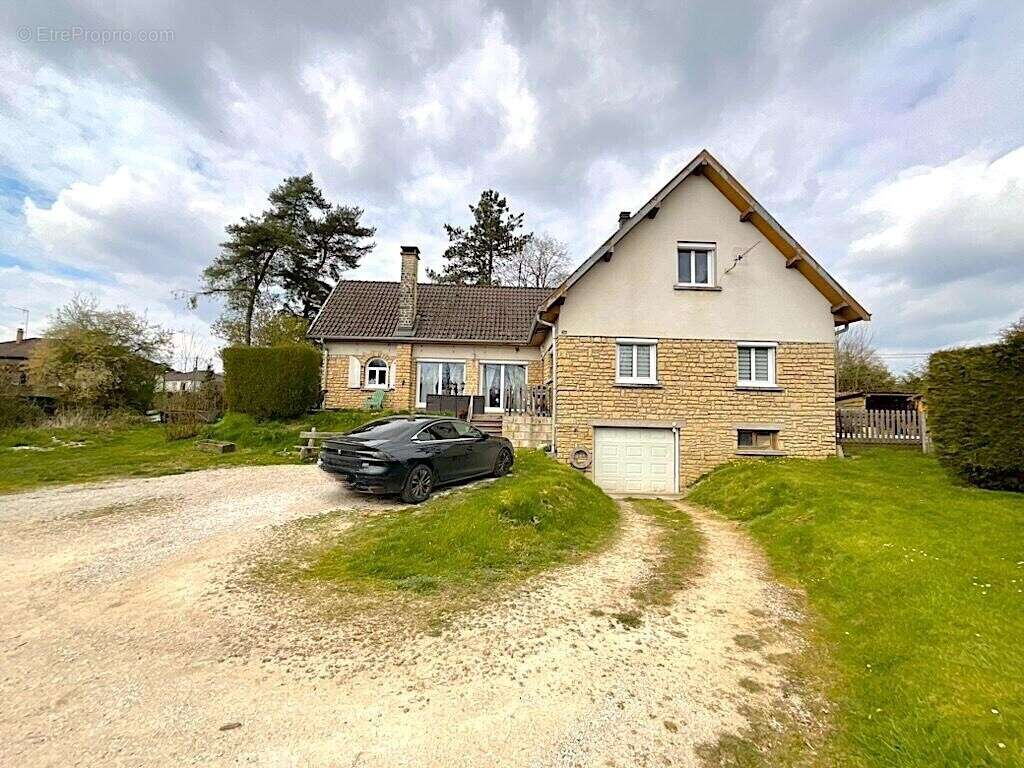 Maison à AILLEVILLERS-ET-LYAUMONT