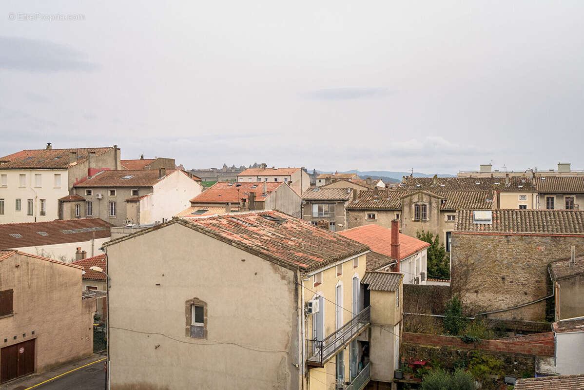 CARCASSONNE - LAPRADE Appartement T3 59m²  avec balcon vue Cité et place de stationnement - photo 2