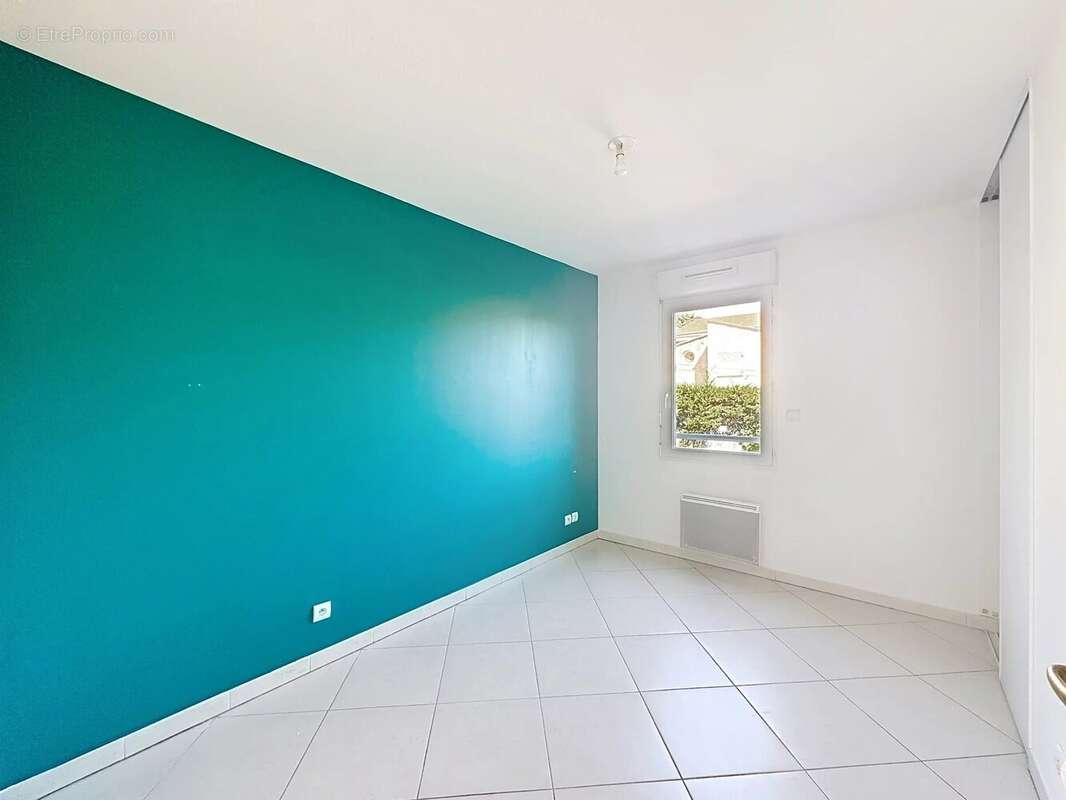 Appartement à SAINT-LAURENT-DU-VAR