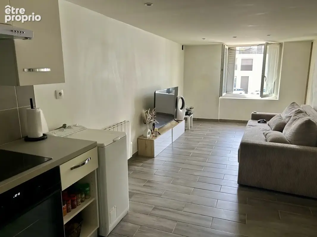 À VENDRE   Appartement T2 en plein centre de Bourgoin-Jallieu - Actuellement Loué - photo 2