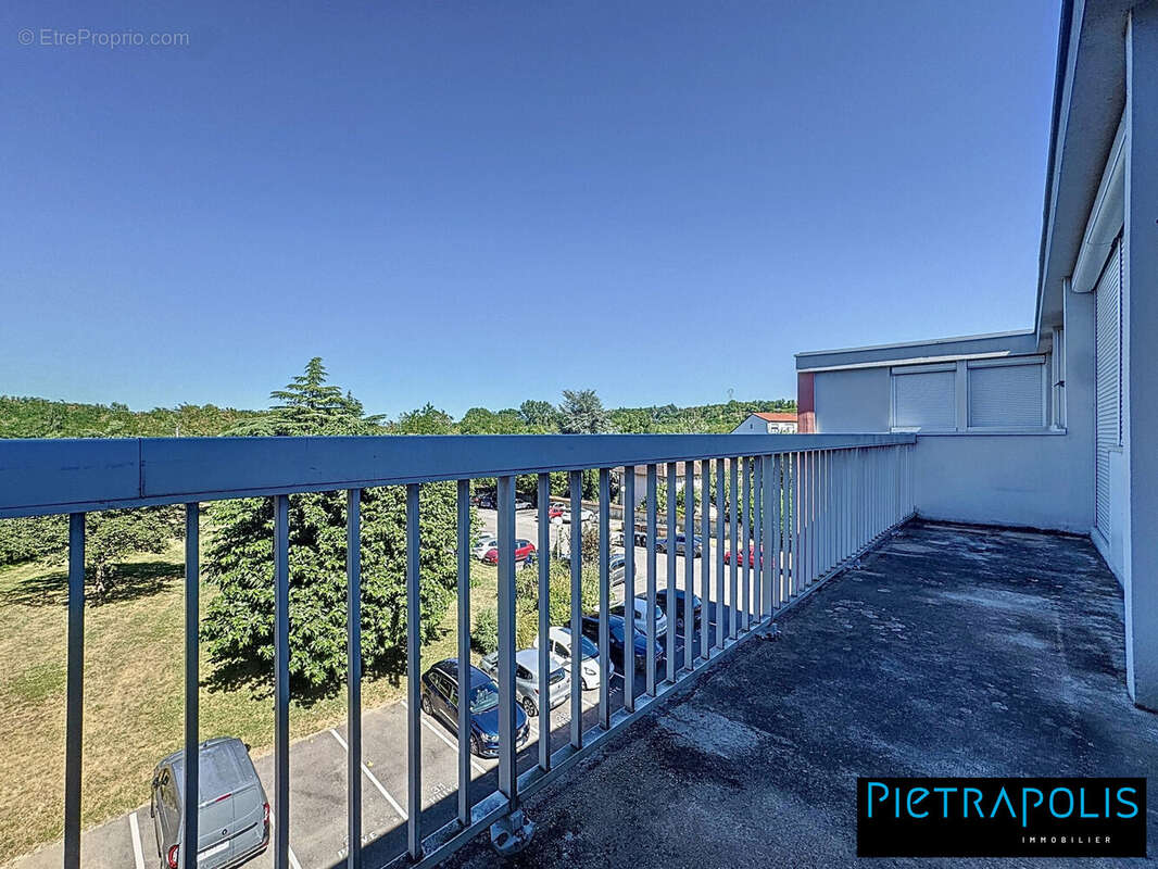 Appartement à SAINT-GENIS-LAVAL