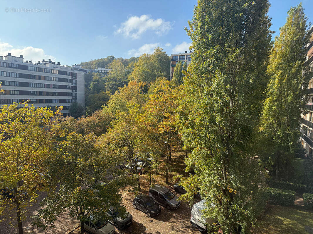 Appartement à FONTENAY-LE-FLEURY