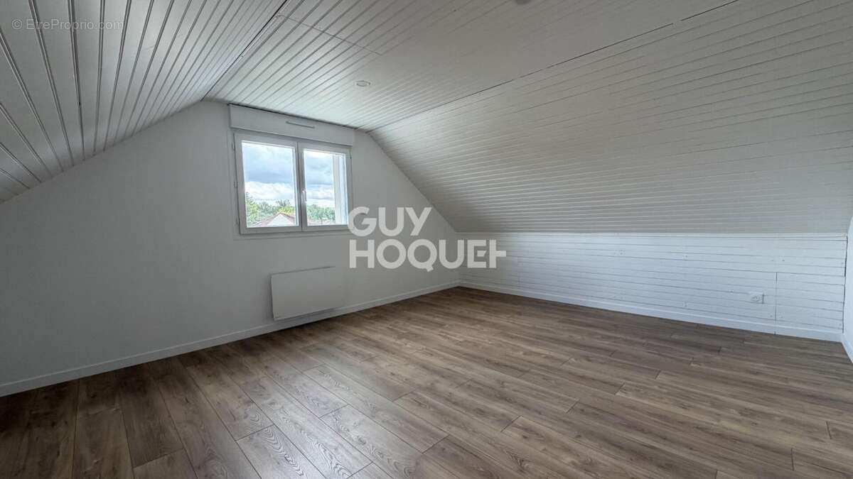 Maison à LACROIX-SAINT-OUEN