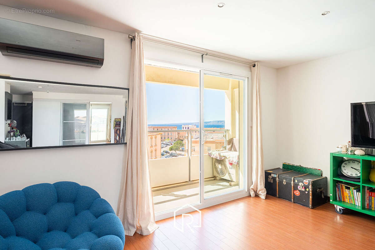 Appartement à MARSEILLE-7E