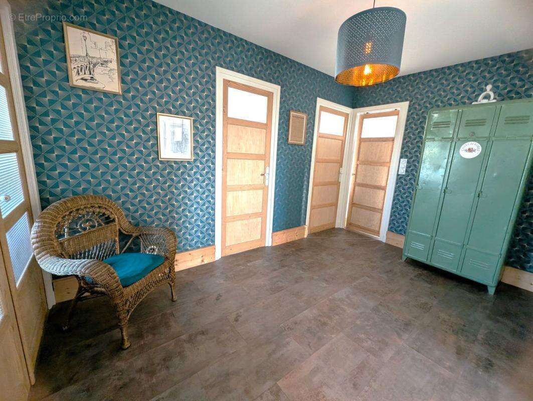 Maison 200 m² à Riorges  - photo 4