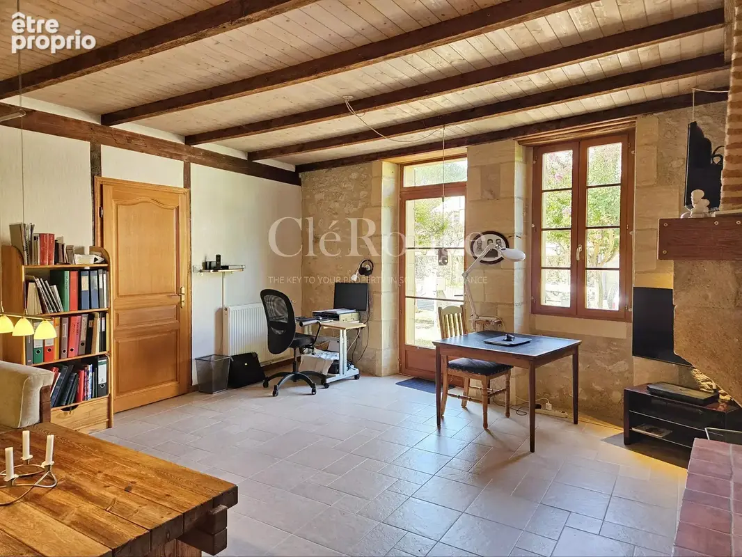 Charmante propriété à la campagne avec piscine, vues dégagées et beau potentiel d’aménagement - photo 6