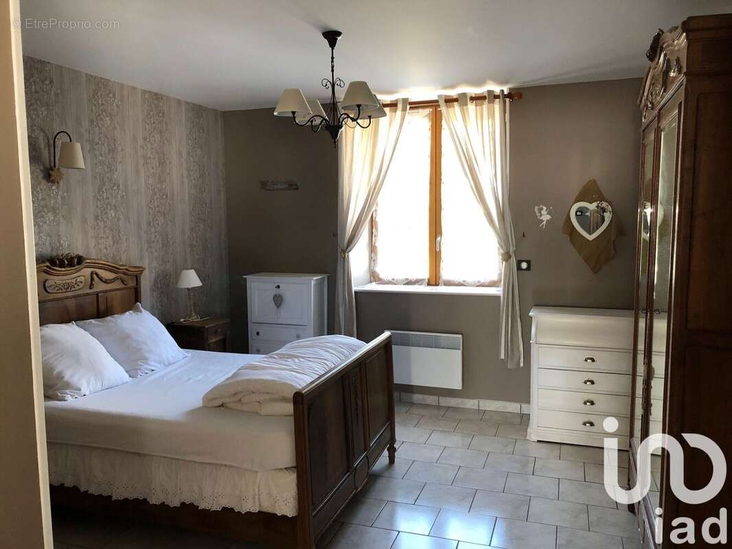 Maison 155 m² à Saint-Maurice-Pres-Pionsat  - photo 8