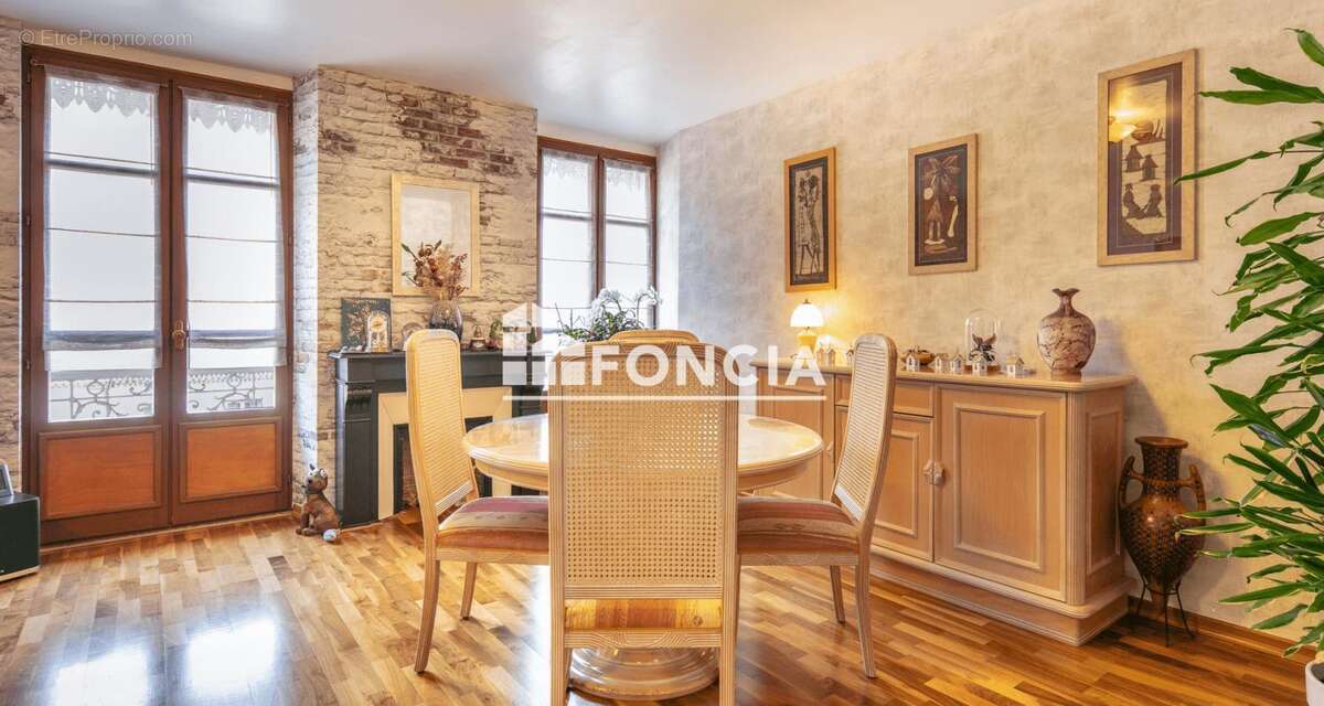 Appartement à VIZILLE