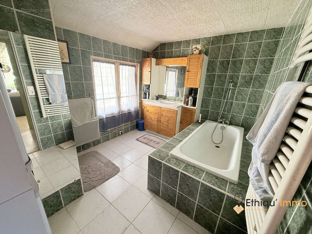 Maison 130 m² à Piney  - photo 7