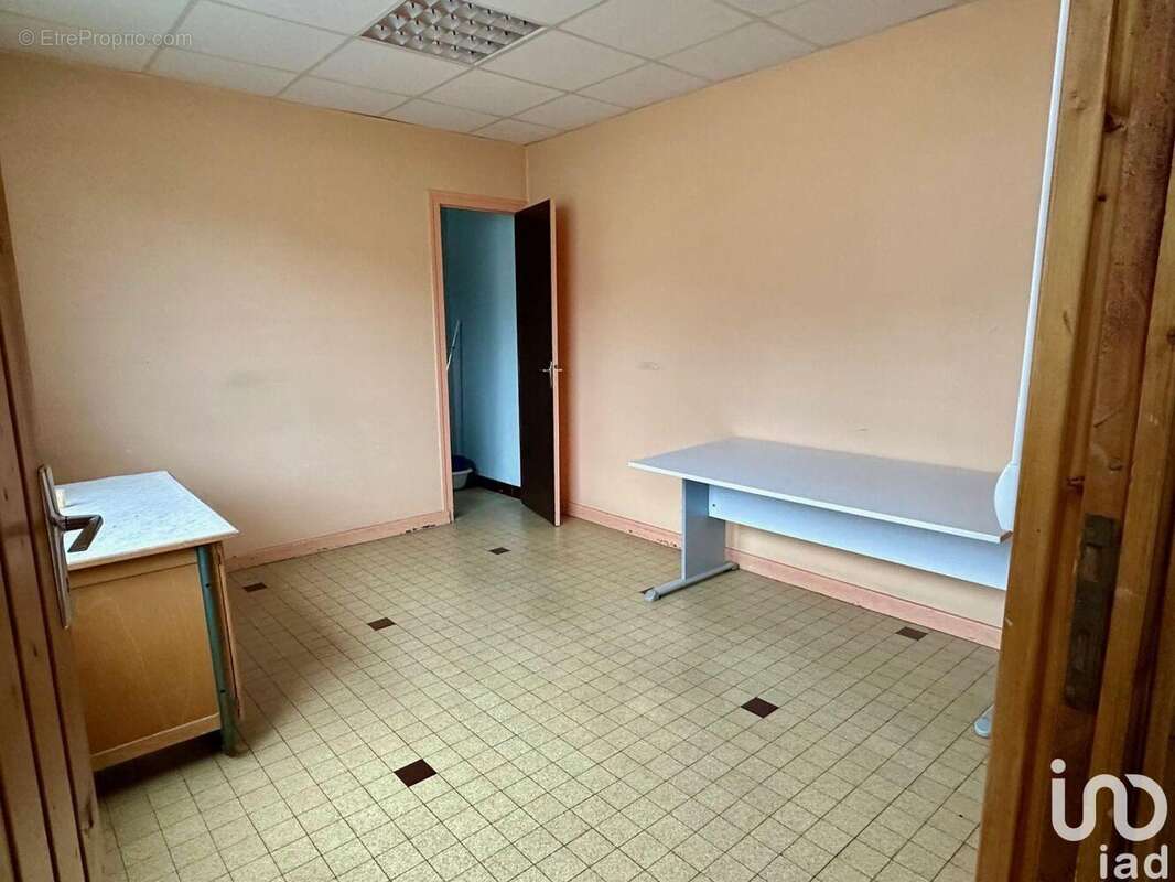 Photo 2 - Commerce à ALBERTVILLE