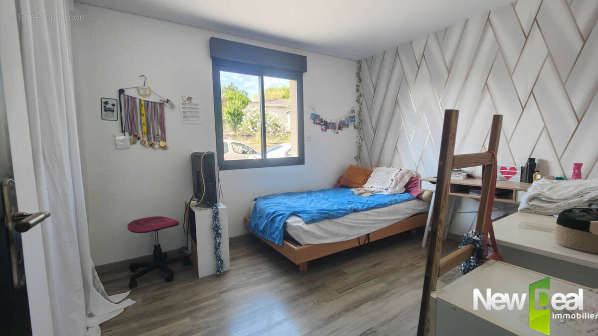Plain-pieds 116 m² de 2013 - DONZENAC - photo 10