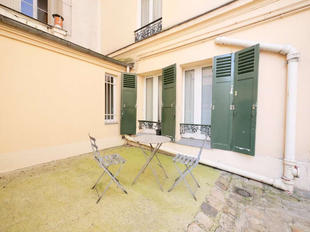 Appartement à PARIS-14E