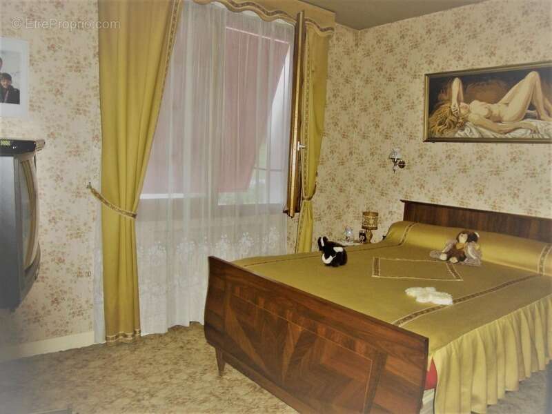 Maison à NOTRE-DAME-DE-SANILHAC