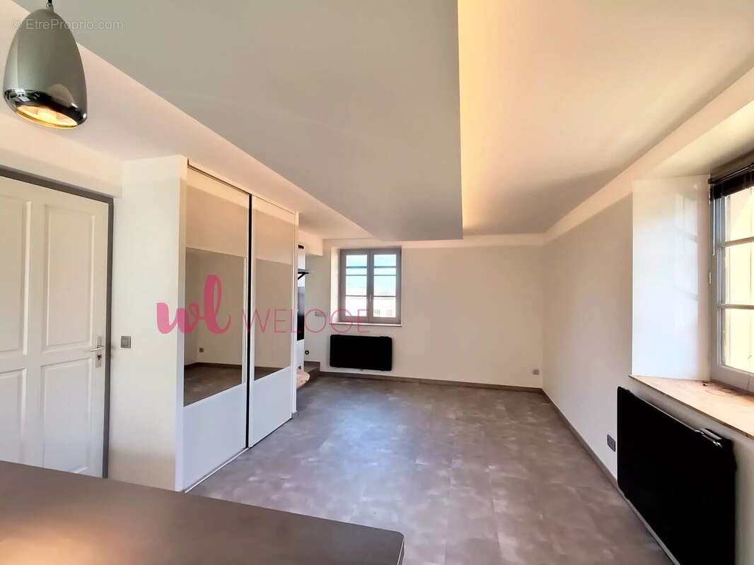 Appartement à FLEURIEUX-SUR-L'ARBRESLE