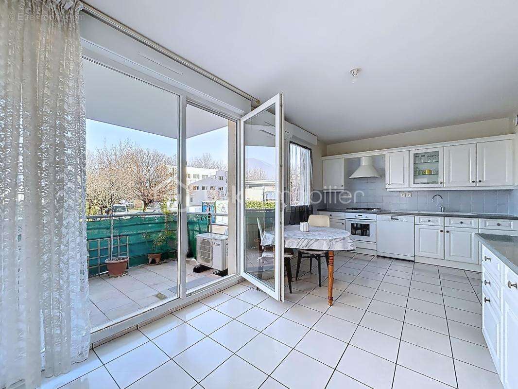 Appartement à FONTAINE