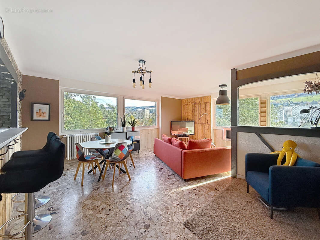 Appartement à SAINT-ETIENNE