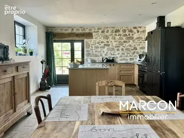 Propriete de caractere avec espace professionnel - photo 3