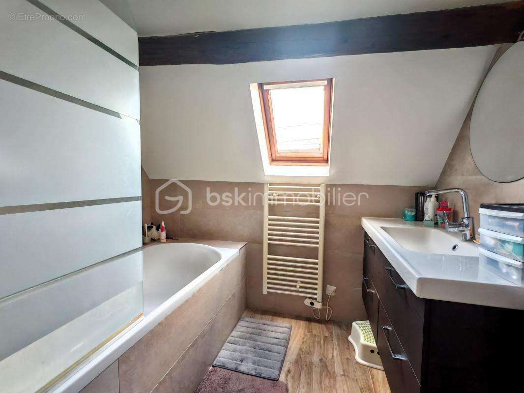 Maison à FAREMOUTIERS