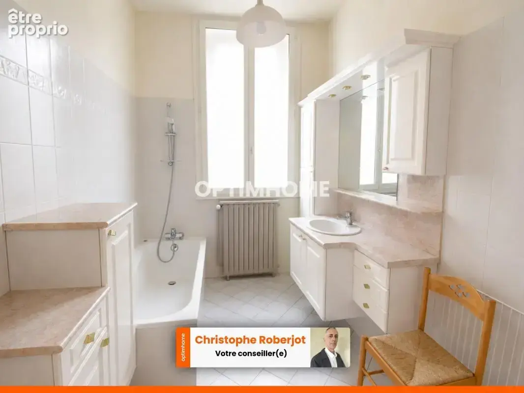 Lumineux appartement Haussmanien de 142m2 au centre-ville de Chalon sur Saône - photo 9