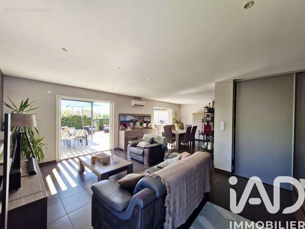 Photo 4 - Maison à LESPIGNAN