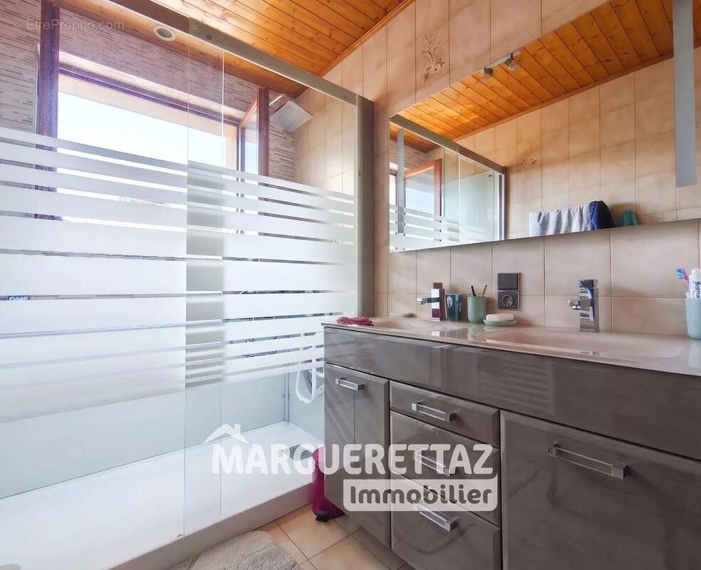 Appartement à AYSE