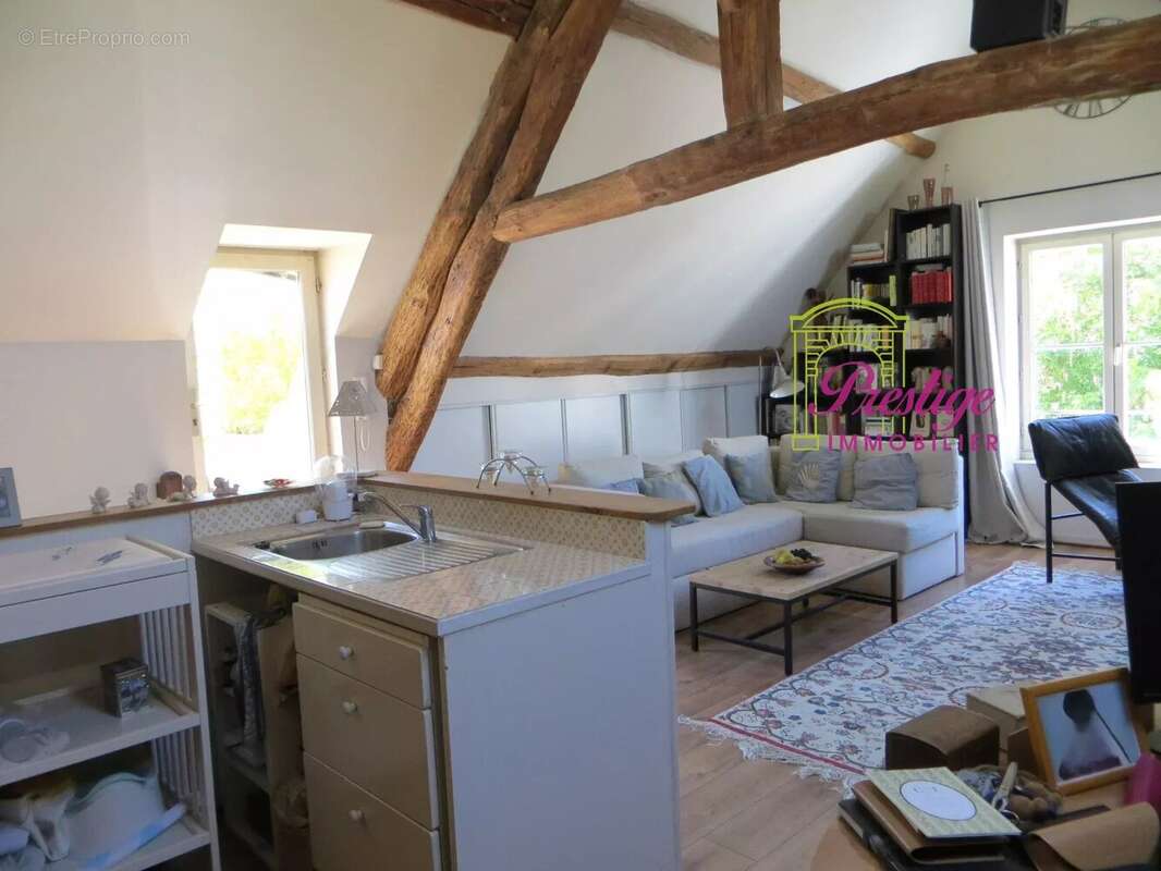 Maison à LE MESNIL-LE-ROI