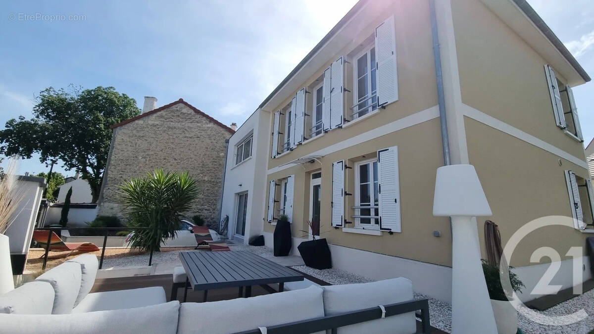 Maison à SAINT-MAUR-DES-FOSSES