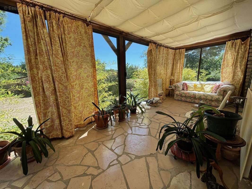 Maison à LA CHAPELLE-LA-REINE