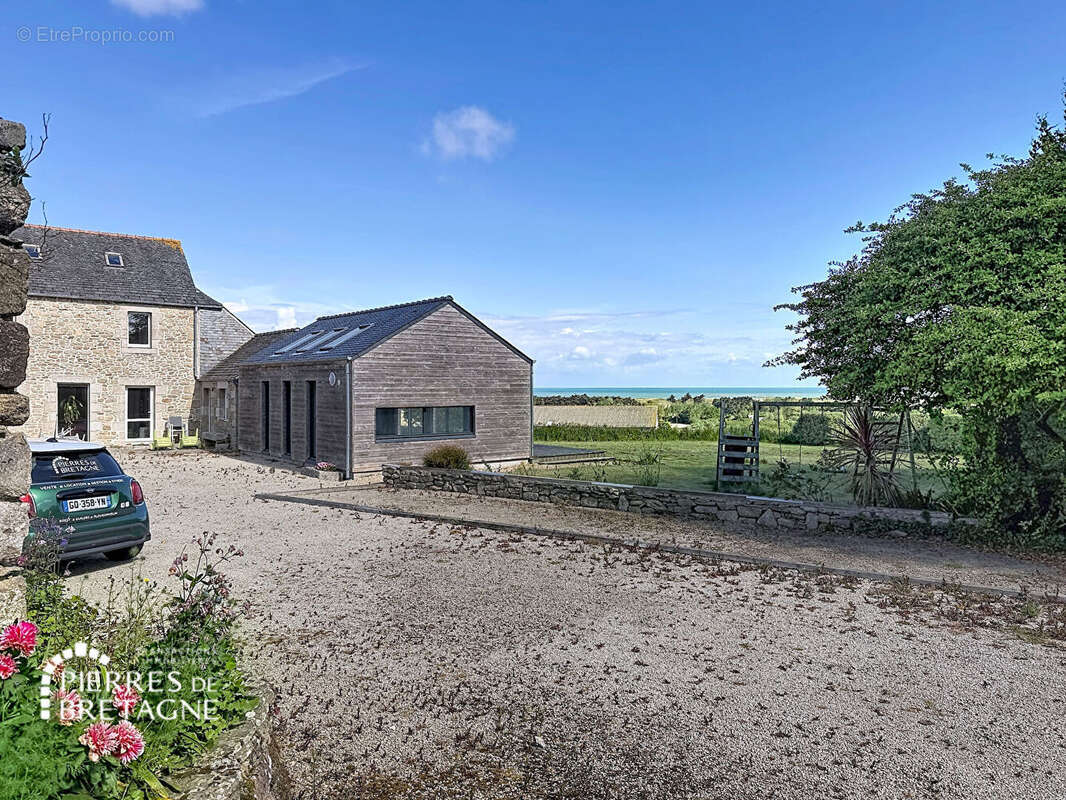 A VENDRE Longère Plounevez Lochrist 7 pièce(s) 131.44 m2 - photo 2