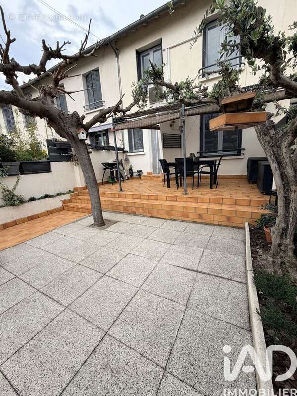 Photo 2 - Maison à MARSEILLE-15E