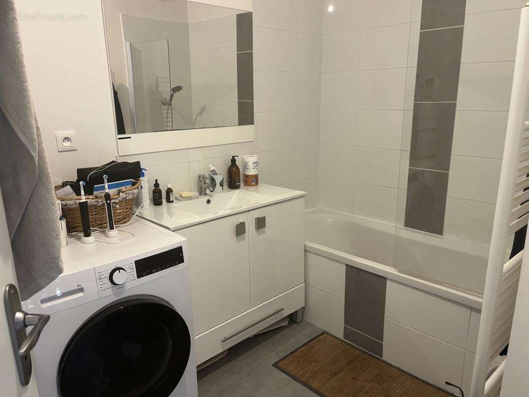 Appartement à MEZE