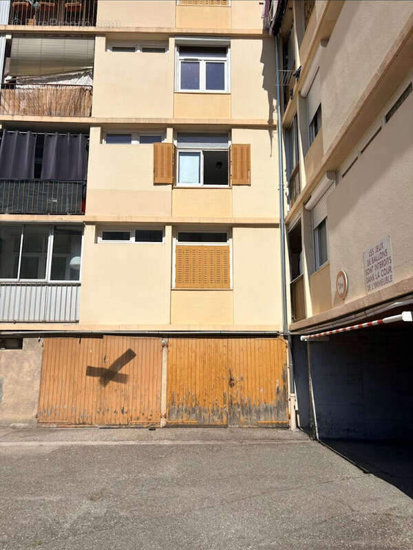 Parking à ALBERTVILLE