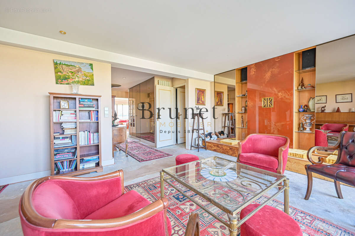 Appartement à SAINT-MAUR-DES-FOSSES