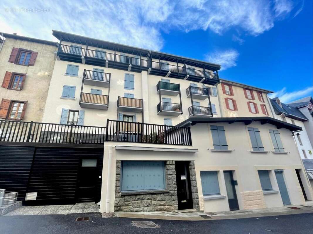   - Appartement à AX-LES-THERMES