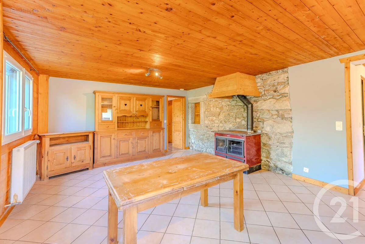 Maison à SAINT-PAUL-EN-CHABLAIS
