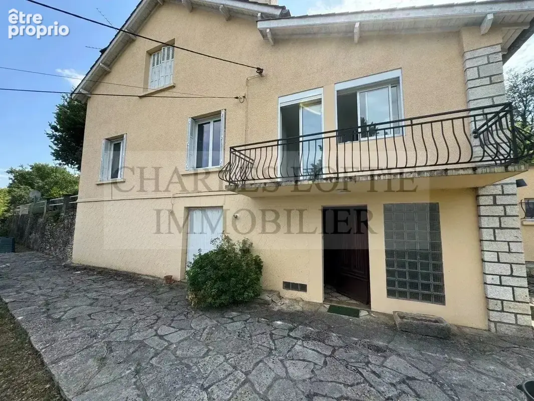 Maison familiale spacieuse avec grand terrain et garage - photo 11