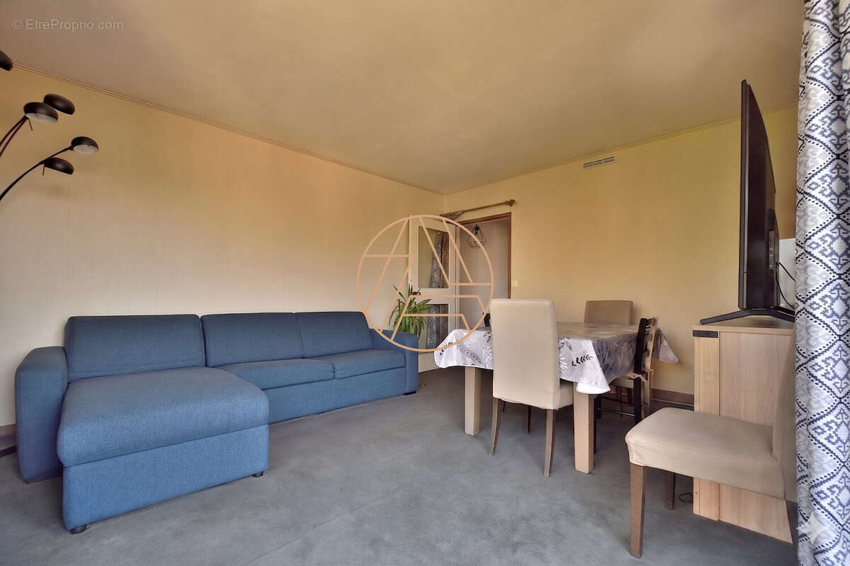 Appartement à SAINT-MAUR-DES-FOSSES