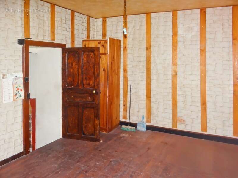 Maison de campagne à rénover – Beau potentiel – Terrain 1 060 m² - photo 5