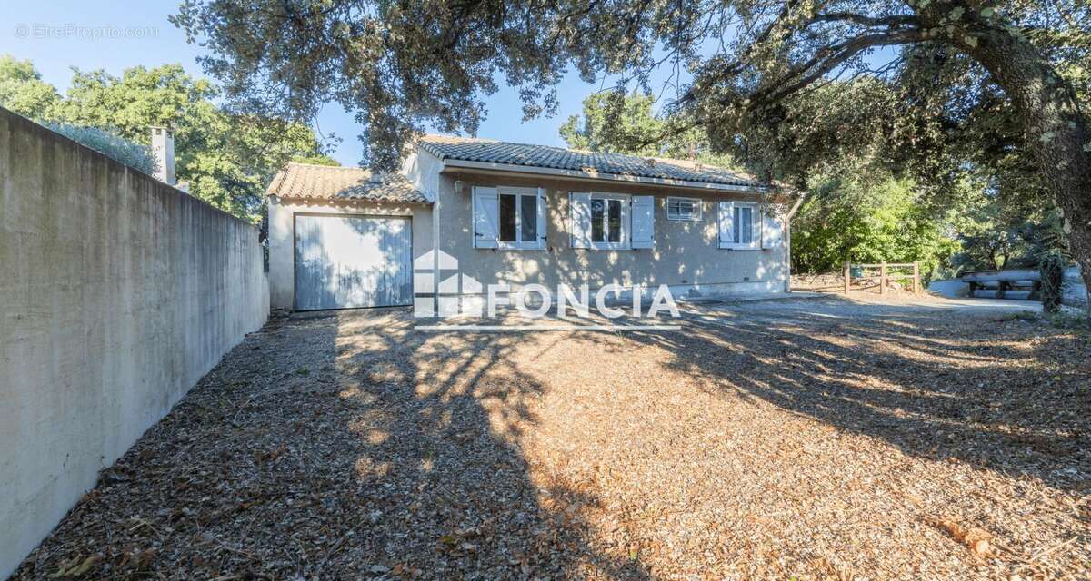 Maison à SAINT-JEAN-DE-CORNIES