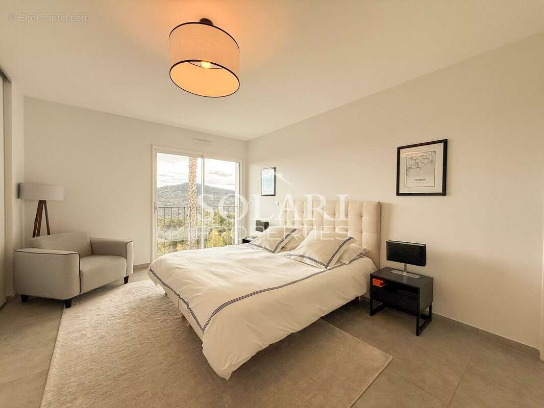 Maison à MANDELIEU-LA-NAPOULE