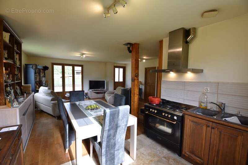 Maison à CRESSY-SUR-SOMME