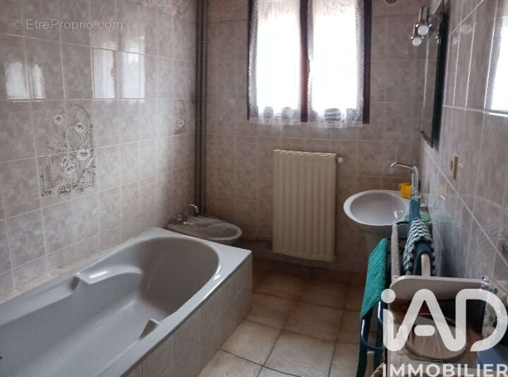 Maison 159 m² à Scille  - photo 4