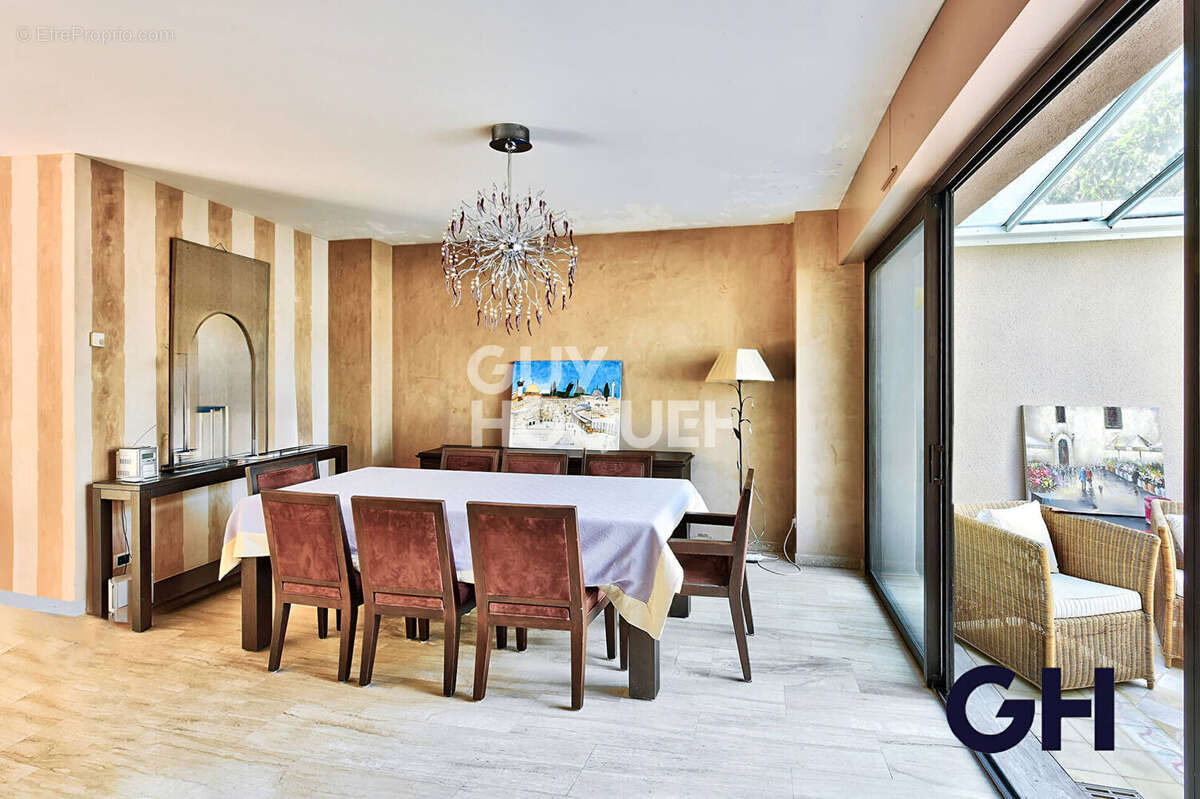 Maison à LYON-8E