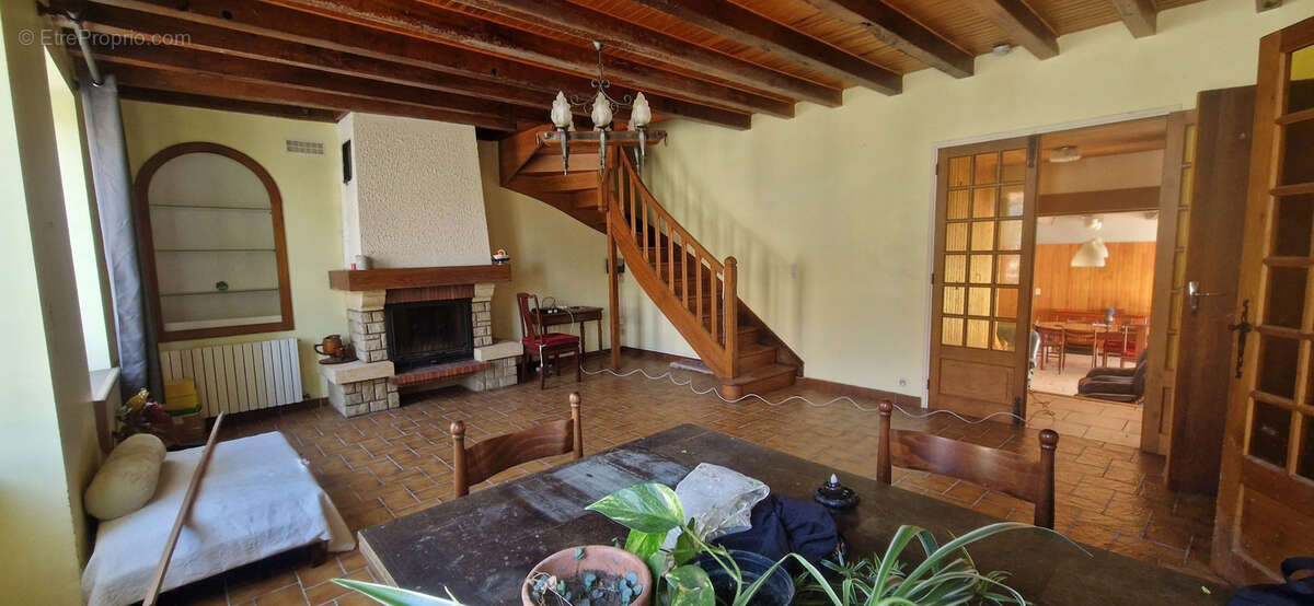 Maison à LE CHATELET