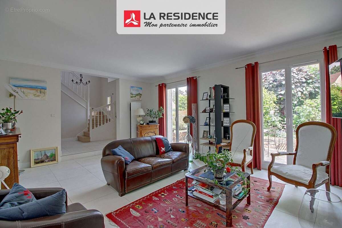 Maison 210 m² à Chambourcy  - photo 2