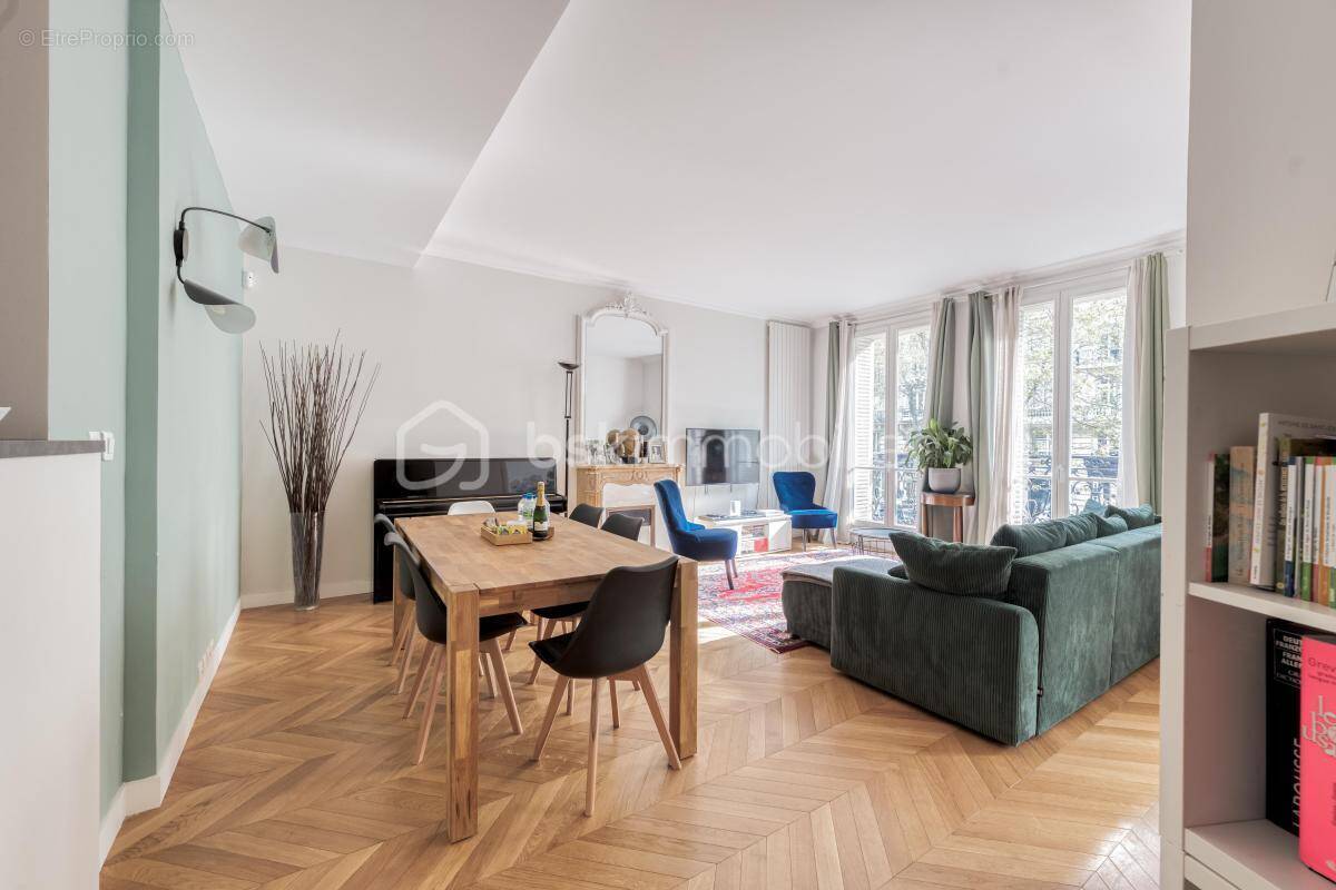 Appartement à PARIS-7E