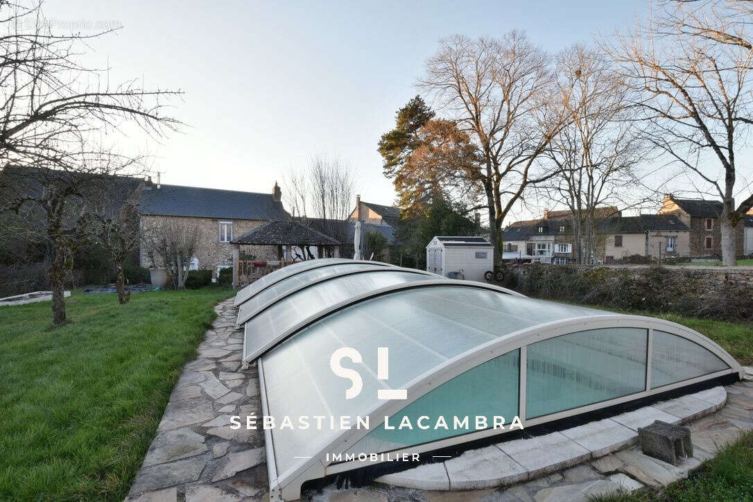 Maison en pierre rénovée   5 pièces   Piscine avec dôme   Terrain arboré - photo 33