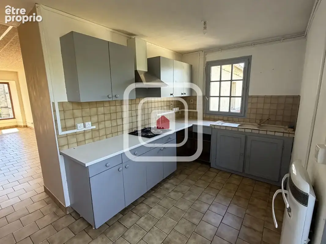 Ensemble immobilier de 278 m² avec jardin, piscine et dépendances - photo 23
