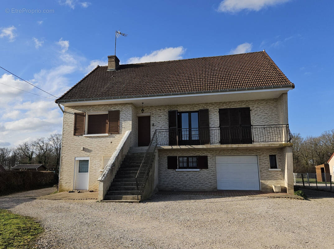 Maison à SAINT-MARTIN-EN-BRESSE